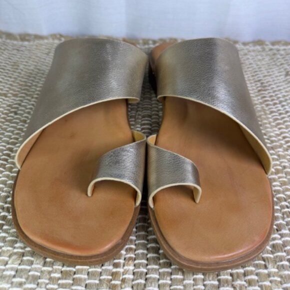 Korks Champagne Gold Sareen Toe Loop Sandals, Size 9M - Picture 2 of 6